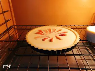 草莓挞（蛋挞皮➕蛋挞水通用）,上下火180度烤25-30分钟至表面着色