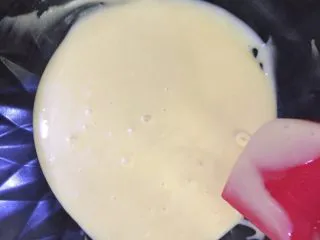 三色法式玛德琳蛋糕,再搅拌均匀,至顺滑状态即可