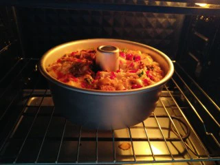 手撕海苔肉松面包,继续发酵至原来两倍大。