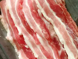 烤五花肉（奥尔良烤翅味）,取出切长片