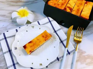 芝士控最爱的蔓越莓芝士条,脱模切块