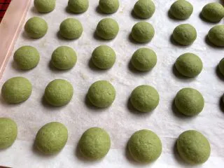 法式抹茶莎布雷酥球,漂亮吧!