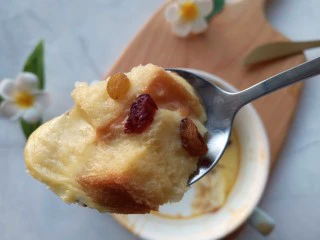 奶香布丁面包,酸甜可口