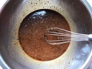 玫瑰花红糖小酥饼,搅拌均匀至完全融合