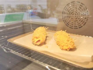 蓝带爆浆鸡排,烤约40分钟至表面金黄