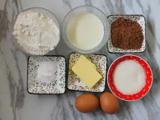 巧克力华夫饼,准备食材。 