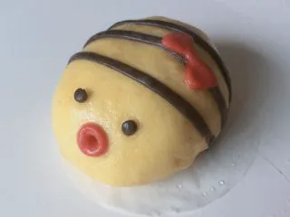 卡通果蔬馒头-小蜜蜂,蒸好后都不舍得吃啊