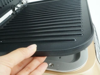 #东菱牛排机测评#爱是几分熟，我只要五分就好,这样的设计肯定是比较方便清洗的。 