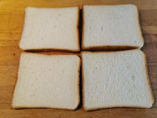 超快手三明治~十分钟就能搞定,准备吐司四片