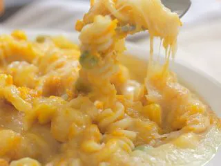 芝士南瓜焗意面,我对美味的定义就是,只要把菜端到桌前,不需要大人在一旁追着喂,孩子都能自己开心吃完。这