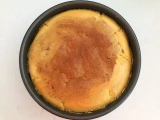 茶香戚风蛋糕,蛋糕烤熟了