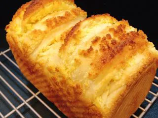 北海道款椰蓉吐司,来个侧面，满满的椰蓉😋