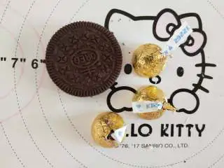 女巫杯子蛋糕,奥利奥饼干去夹心,只留饼干备用