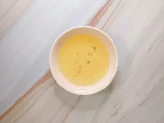 蔓越莓黄油曲奇,取1个鸡蛋的鸡蛋清