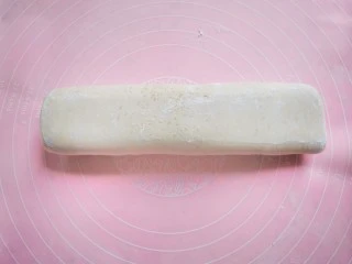 手抓饼蝴蝶酥,翻面。