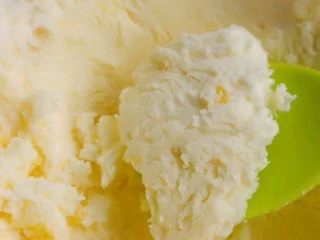 自制无冰渣版的冰激凌,天气太热了,孩子每天放学回家第一件事情就是翻冰箱吃冰激凌,还要求做各种口味来满足他的味蕾。