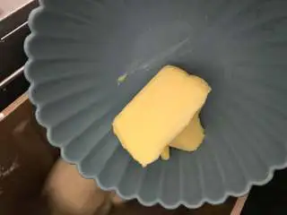 一次发酵餐包,加入黄油，继续开启和面程序