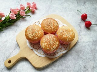 芝麻杯子蛋糕,宝贝放学回来看到特别开心。