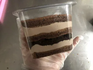 梦龙脆皮盒子,依次反复,直到盒子的八九分满即可。