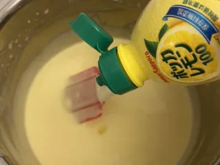 巴斯克芝士蛋糕,加入几滴柠檬汁