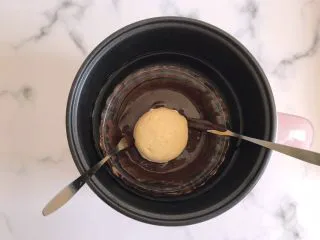 迷你巧克力夹心派,蘸满上巧克力