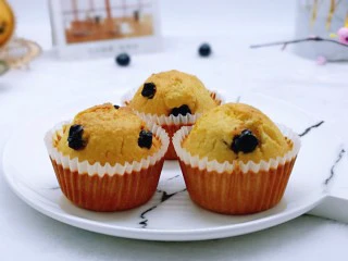 新手入门级～蓝莓椰蓉马芬蛋糕,不甜不腻，好吃极了。