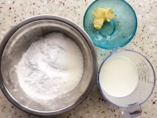 可可麻薯软欧包,同时准备麻薯内陷材料