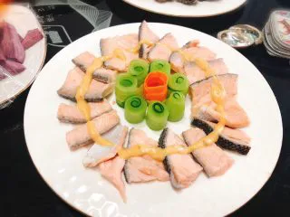 白灼沙拉三文鱼-西餐、年夜饭,成品。