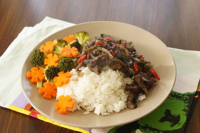 蘑菇洋葱牛肉小炒——偶尔自私很开心