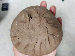 天然酵种割口欧包,和包包子一样。