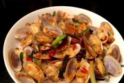 蒜蓉花甲的美味做法(轻松学会制作蒜蓉花甲,让你瞬间变成海鲜大厨!)