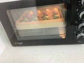 Q弹麻糬面包,烤箱提前预热，设置上火170度，下火160度考30分钟。