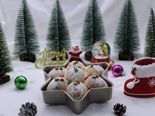 圣诞雪花豆沙包,是不是超有圣诞节的气氛，简单粗暴的面包，也会有盛放的时候。 