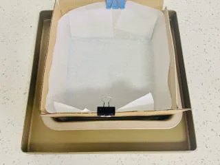 古早蛋糕（青汁）,此款蛋糕是水浴法，提前做好准备工作，模具中的纸盒不用担心，在烤箱中不会燃烧。