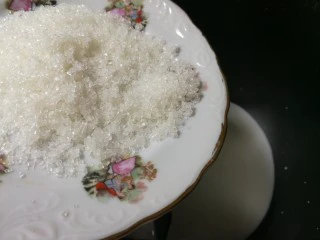 没有鸡蛋的面包,放入砂糖