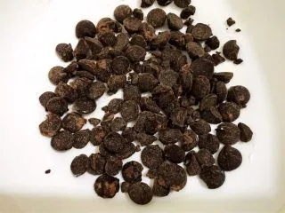 醇厚浓郁的巧克力慕斯蛋糕,先来做表面装饰巧克力奶油