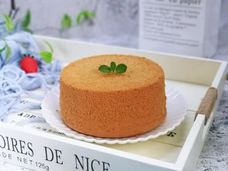 6寸紫薯戚风蛋糕,取出后倒扣在晾网上凉透再脱模！