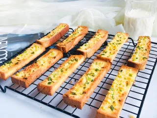 简单几步，做出媲美面包店的蒜香面包条,成品图