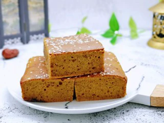 红糖枣糕别在外面买了~自己在家做~健康无添加,红糖枣糕,再别买了,自己做的比买的好吃百倍。