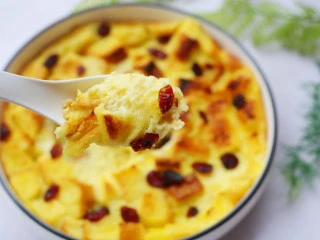 酥脆软滑的蛋奶吐司布丁,超级好吃~