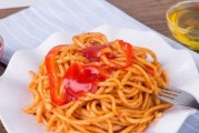家常美食,西红柿炒蛋烩車仔意粉(香鲜可口的中式意面,让你爱不释口)