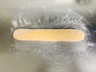 胡萝卜华夫饼,搓成长条