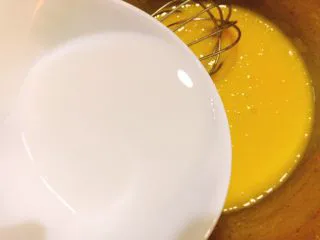 7寸中空戚风蛋糕(新手零失败),加入椰汁