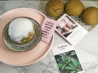 爆浆抹茶冰心面包, 先来一张美美的成品图🍵放入冰箱冷藏一晚上更加美味。冰冰，凉凉的超级过瘾。