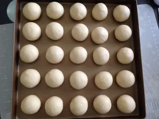 小面包(玉米油版),摆入烤盘