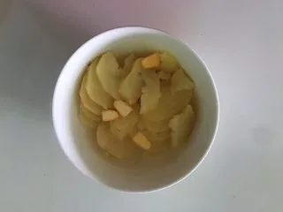 土豆爆浆芝士,趁热加入黄油融化。