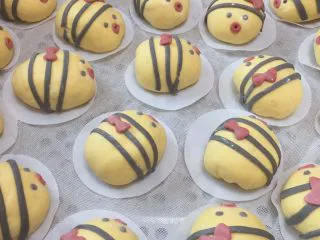 卡通果蔬馒头-小蜜蜂,一个个可爱的小蜜蜂造型完成