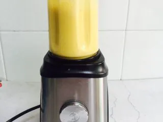 芒果香蕉奶昔,30秒完成工作