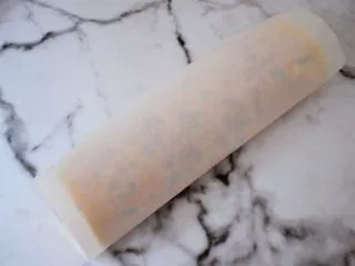 香葱肉松蛋糕卷,卷好之后放置定型30分钟后即可切块