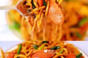 以香煎鸡腿排炒面为主题的美食制作详解(美味不失营养,香煎鸡腿排炒面教你做!)
